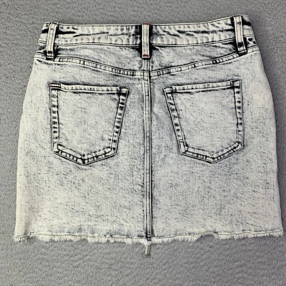Alice + Olivia Skirt Womens Size 27 Acid Wash Lace Up Denim Mini Skirt Raw Hem
